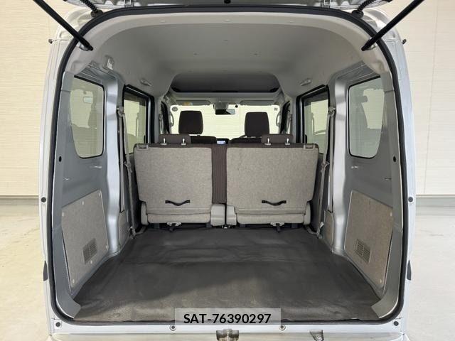 Suzuki EVERY 2018-01 7357694-13