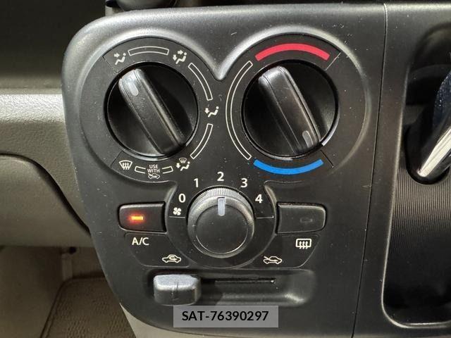 Suzuki EVERY 2018-01 7357694-23