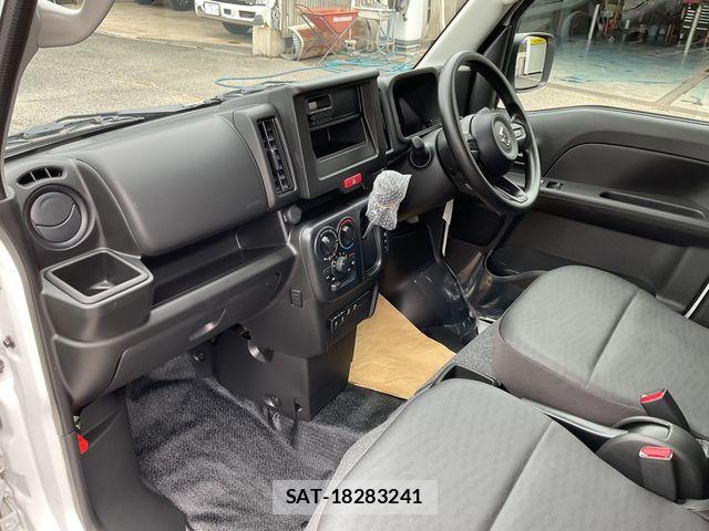 Suzuki EVERY 2026-06 7357693-19