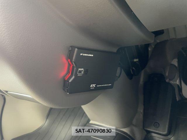 Suzuki EVERY 2023-12 7357686-17