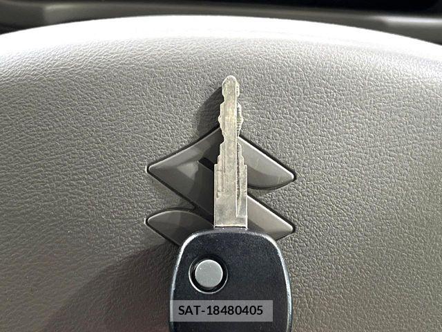Suzuki EVERY 2023-06 7392101-6