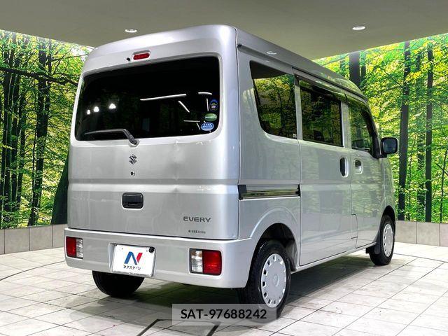Suzuki EVERY 2017-03 7392104-16