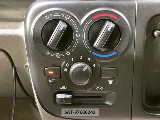 Suzuki EVERY 2017-03 7392104-5