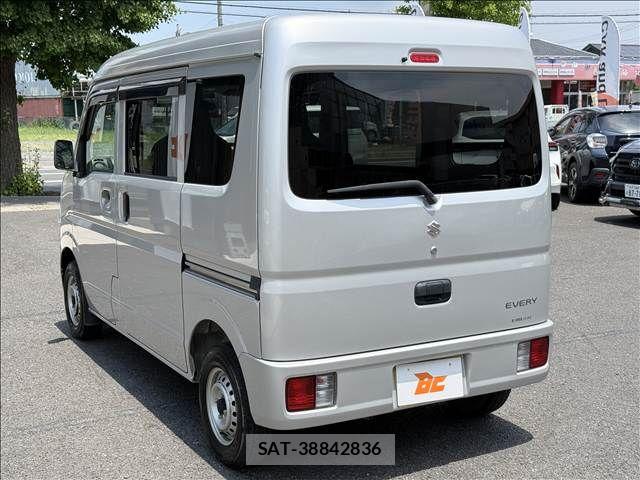 Suzuki EVERY 2019-07 7454216-7