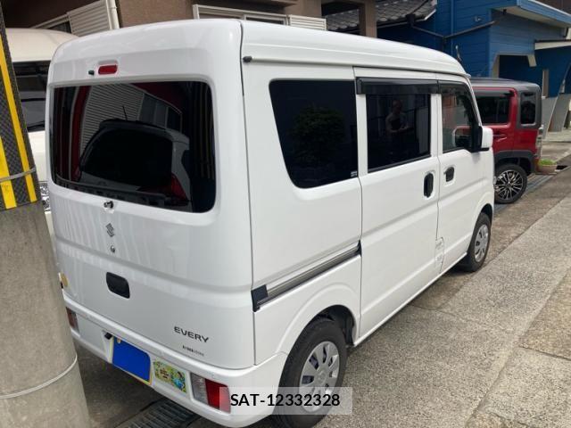 Suzuki EVERY 2023-02 7454217-2