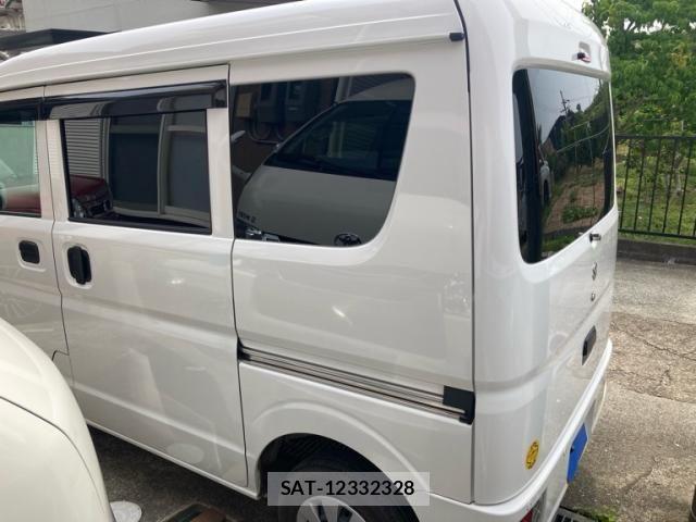 Suzuki EVERY 2023-02 7454217-3