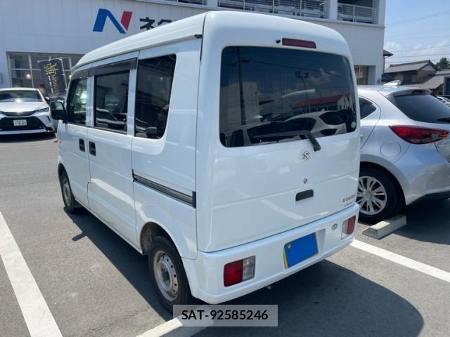 Suzuki EVERY 2011-01 7454219-1
