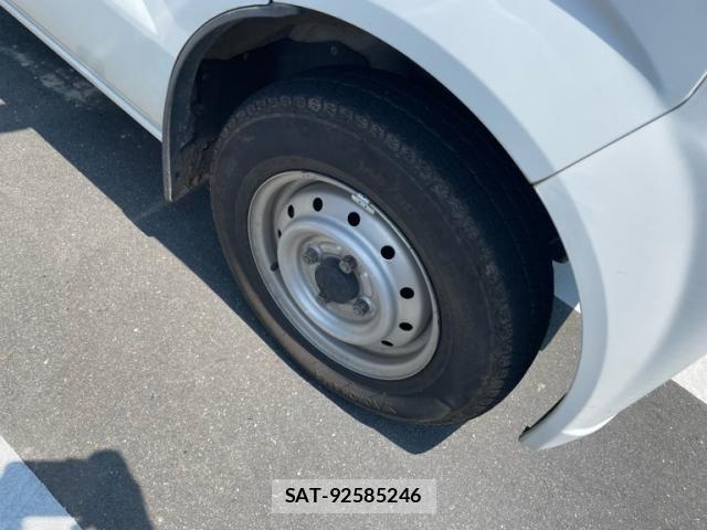 Suzuki EVERY 2011-01 7454219-4