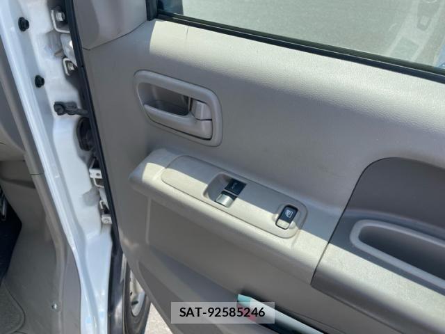 Suzuki EVERY 2011-01 7454219-5