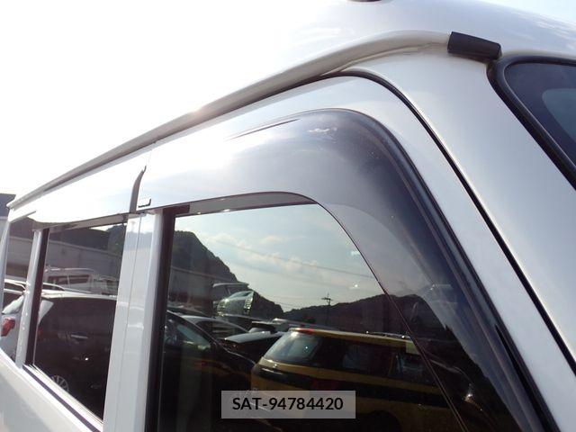Suzuki EVERY 2022-03 7508629-23