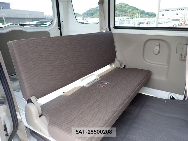 Suzuki EVERY 2022-03 7508628-15