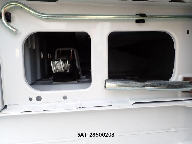 Suzuki EVERY 2022-03 7508628-17