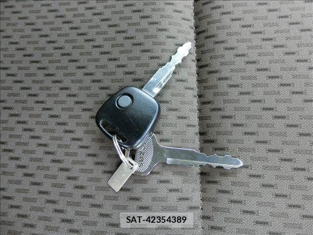 Suzuki EVERY 2015-07 7562093-17