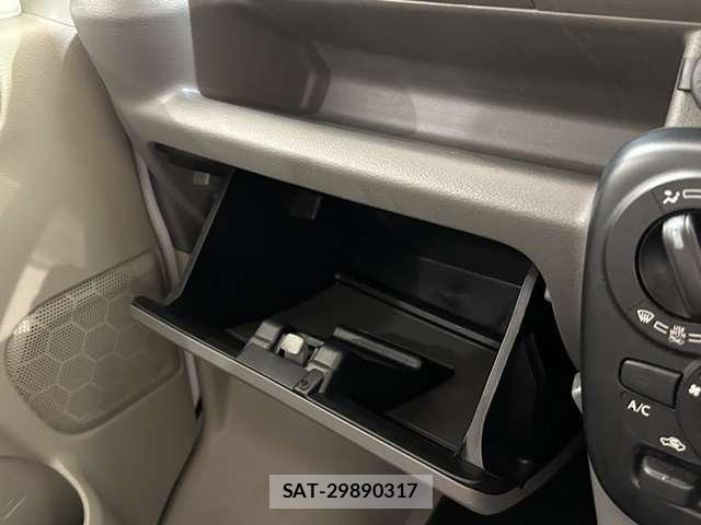 Suzuki EVERY 2018-04 7616481-14