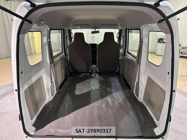 Suzuki EVERY 2018-04 7616481-16
