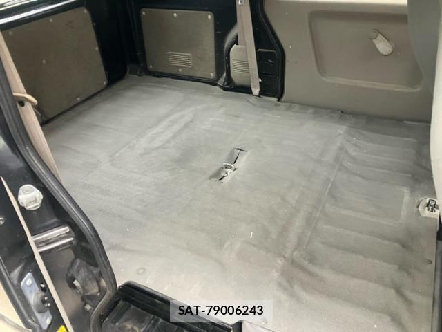 Suzuki EVERY 2011-01 7723213-11