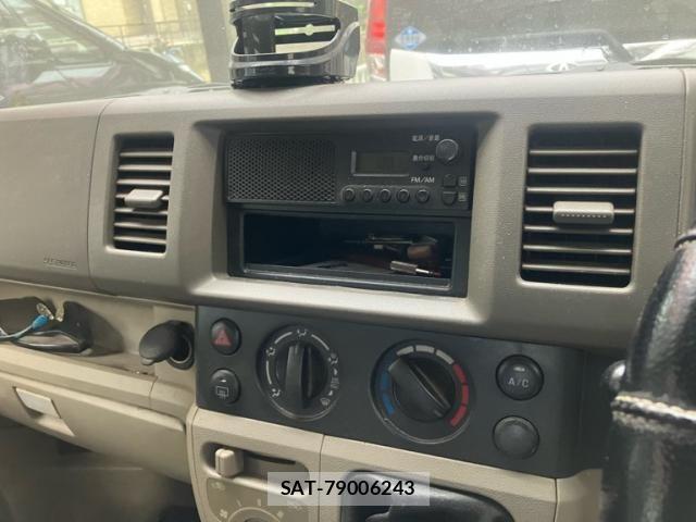 Suzuki EVERY 2011-01 7723213-14