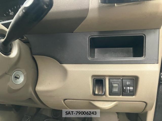 Suzuki EVERY 2011-01 7723213-15