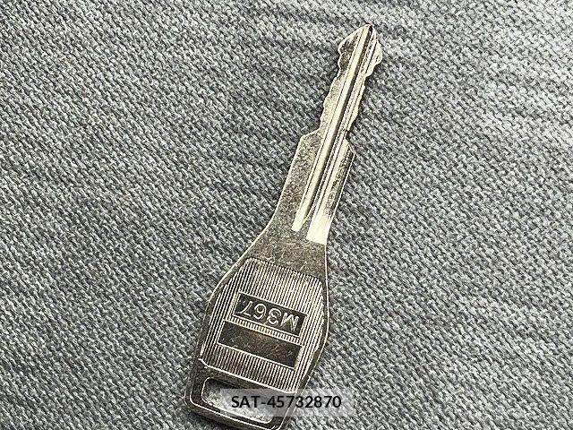 Suzuki EVERY 2004-11 7723212-25