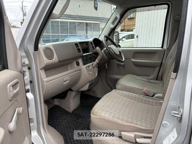 Suzuki EVERY 2010-04 7723205-13