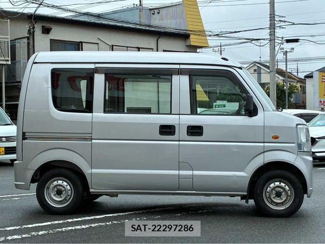 Suzuki EVERY 2010-04 7723205-20