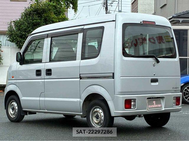 Suzuki EVERY 2010-04 7723205-23