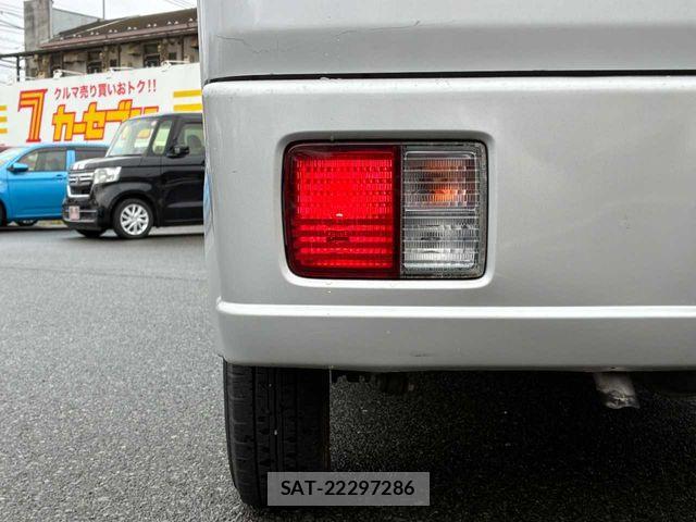 Suzuki EVERY 2010-04 7723205-26