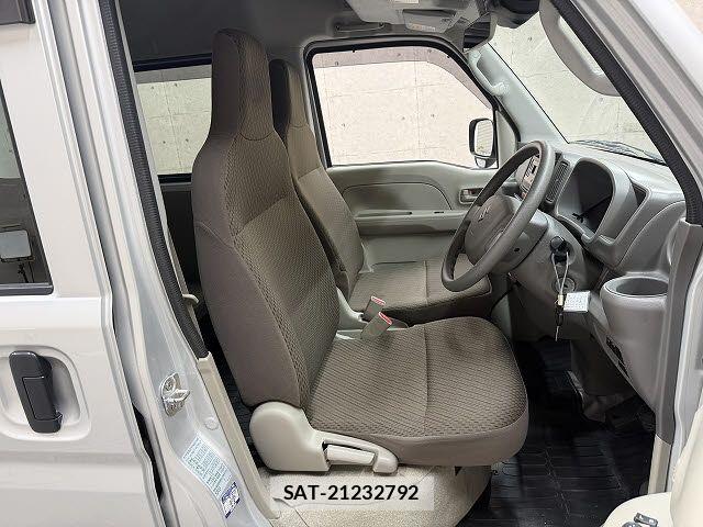 Suzuki EVERY 2019-09 7723193-3