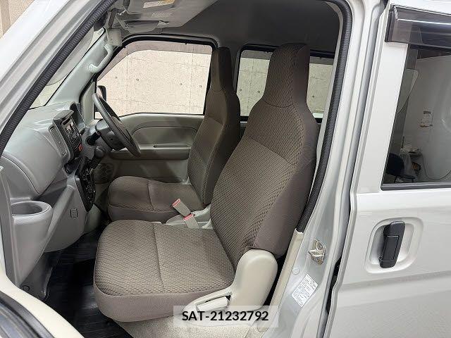 Suzuki EVERY 2019-09 7723193-4