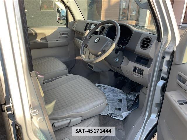 Suzuki EVERY 2014-09 7723204-10