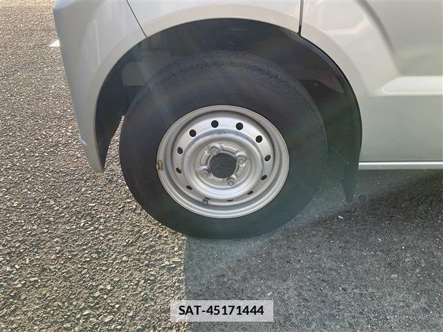 Suzuki EVERY 2014-09 7723204-4