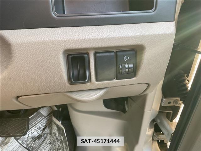 Suzuki EVERY 2014-09 7723204-8