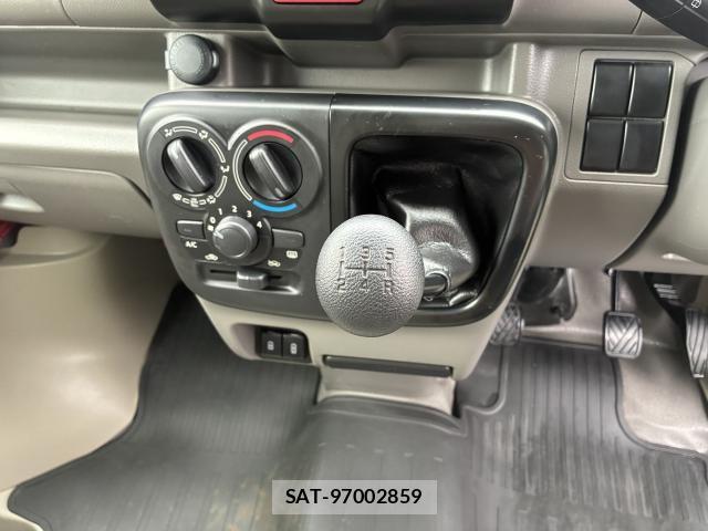 Suzuki EVERY 2023-02 7784789-5