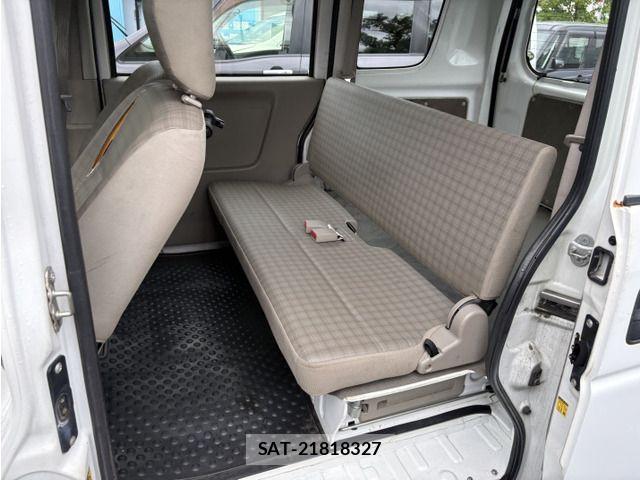 Suzuki EVERY 2014-02 7784775-4