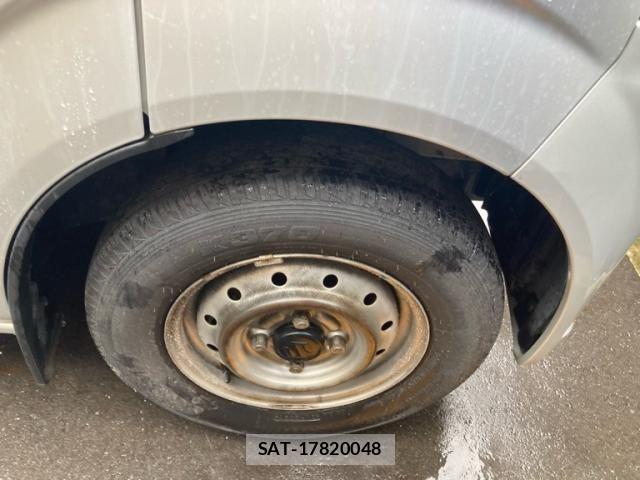 Suzuki EVERY 2013-08 7784772-11