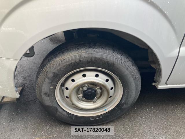 Suzuki EVERY 2013-08 7784772-12