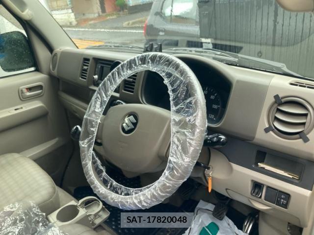 Suzuki EVERY 2013-08 7784772-3