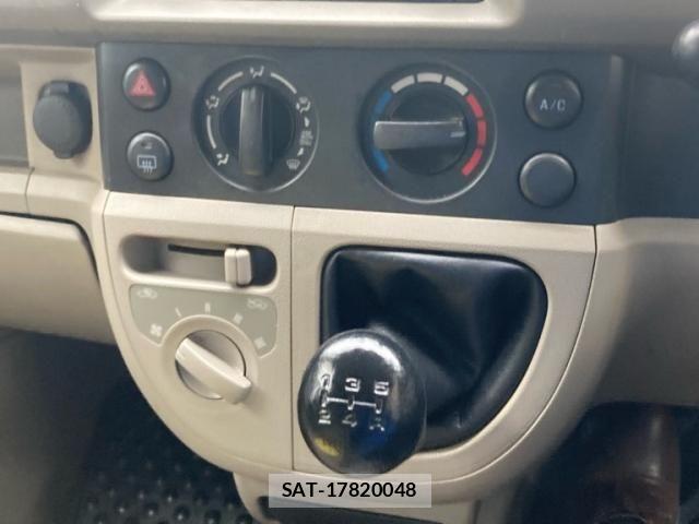 Suzuki EVERY 2013-08 7784772-8