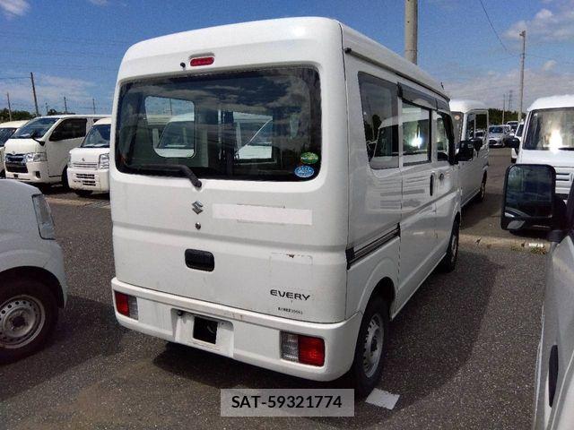 Suzuki EVERY 2019-05 7784774-2