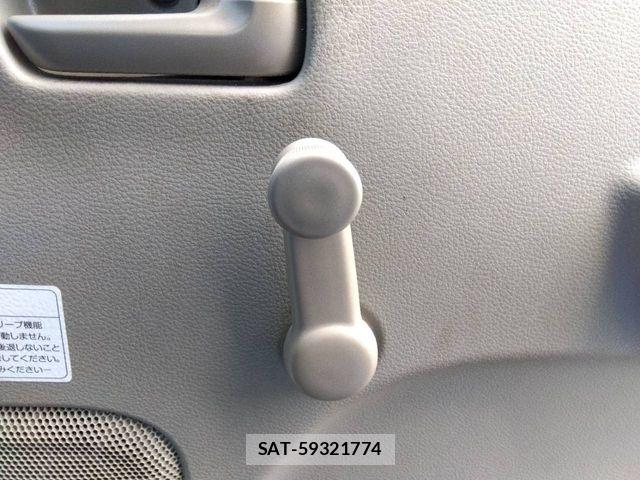 Suzuki EVERY 2019-05 7784774-4