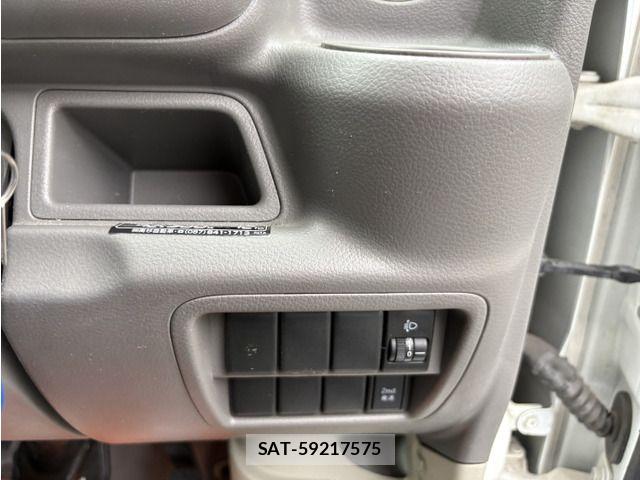 Suzuki EVERY 2018-06 7784780-6