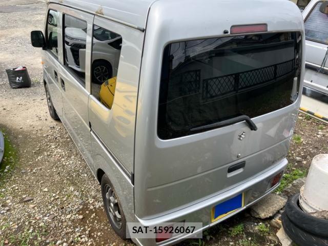 Suzuki EVERY 2010-06 7784762-3