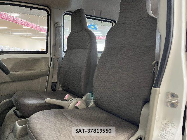 Suzuki EVERY 2018-05 7784790-18