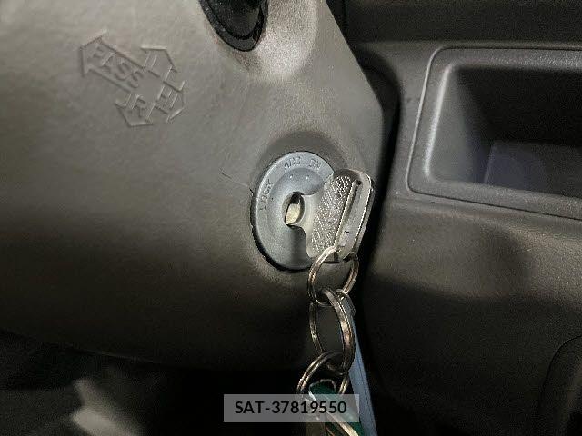 Suzuki EVERY 2018-05 7784790-25