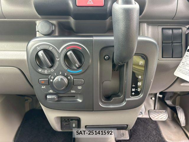 Suzuki EVERY 2022-04 7876380-17