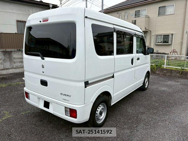 Suzuki EVERY 2022-04 7876380-2