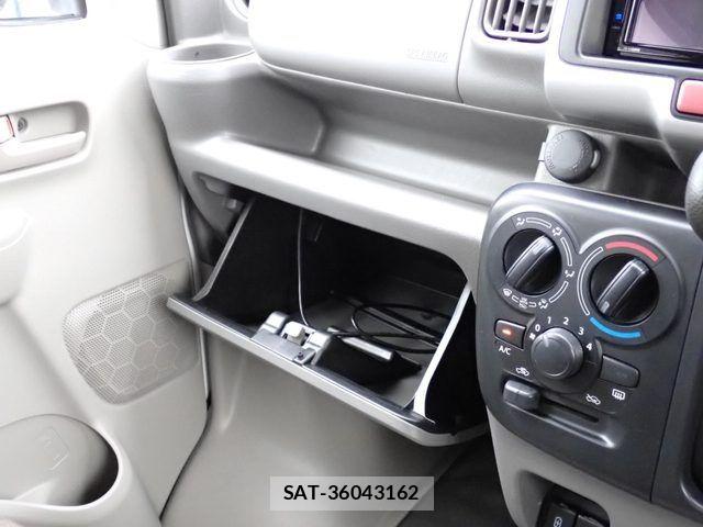Suzuki EVERY 2022-04 7876378-16