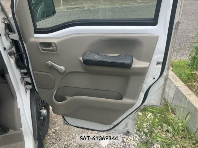 Suzuki EVERY 2015-08 7902590-13
