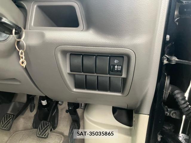 Suzuki EVERY 2015-08 7902588-11