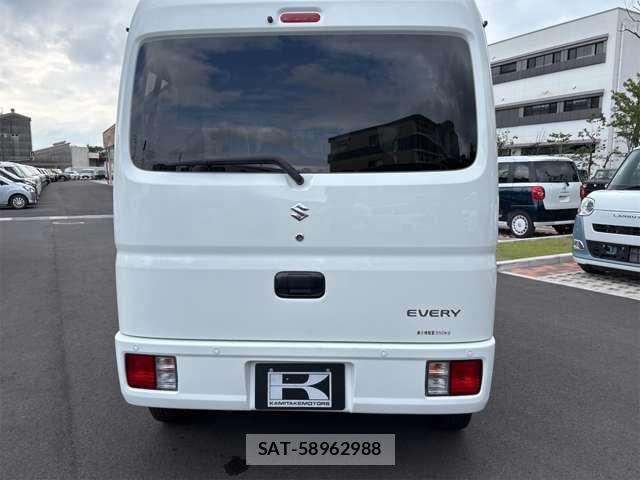 Suzuki EVERY 2022-01 7902587-18